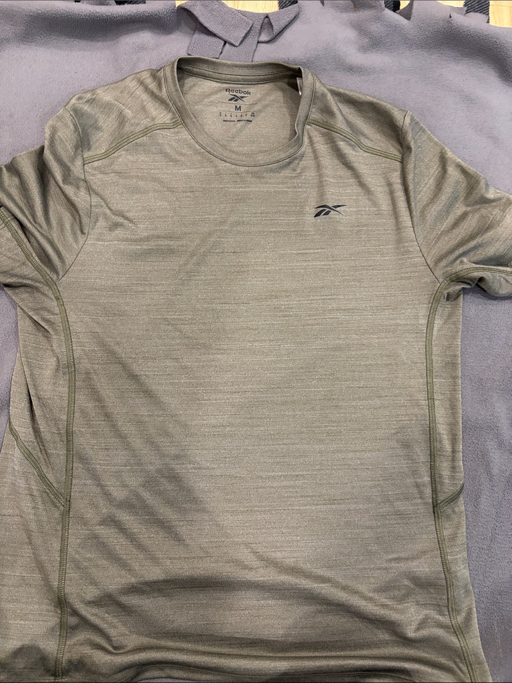 Reebok Menβs Olive Green Performance Shiet